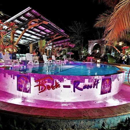 The Dock Resort Over Water Retreat ويست ايند المظهر الخارجي الصورة