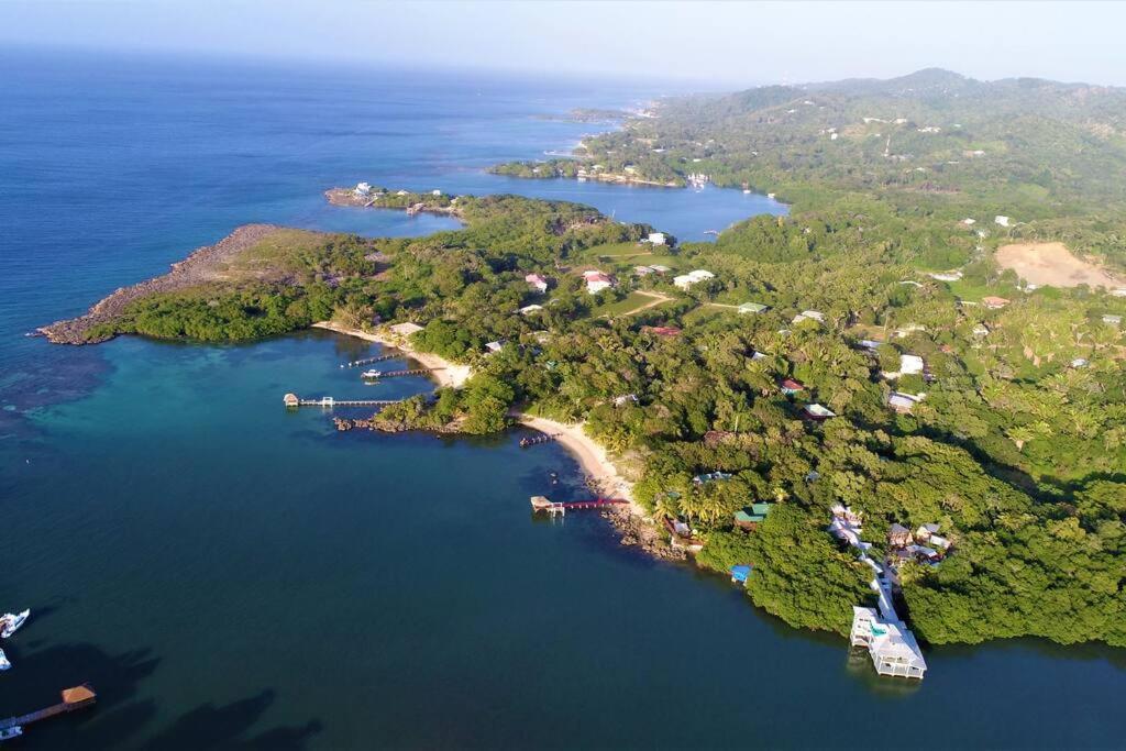 The Dock Resort Over Water Retreat ويست ايند المظهر الخارجي الصورة