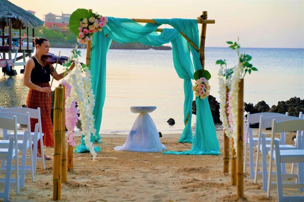 The Dock Resort Over Water Retreat ويست ايند المظهر الخارجي الصورة