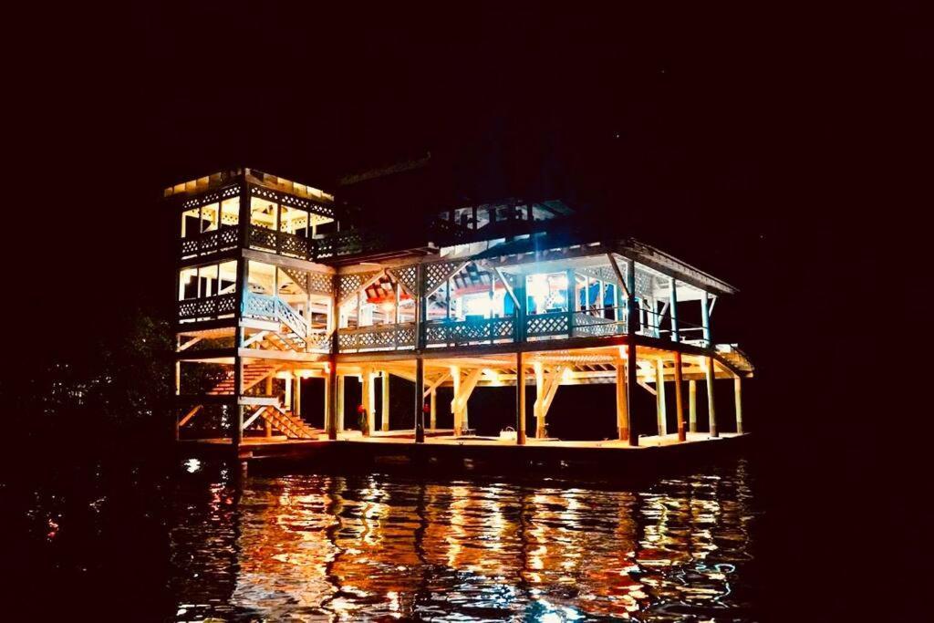 The Dock Resort Over Water Retreat ويست ايند المظهر الخارجي الصورة