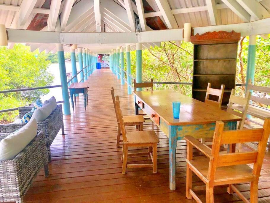 The Dock Resort Over Water Retreat ويست ايند المظهر الخارجي الصورة